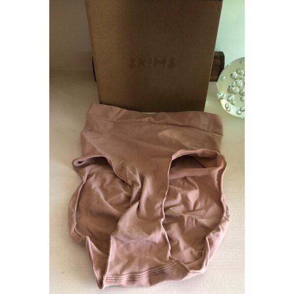 NWOT SKIMS Sculpting Mid Waist Brief Size 2X / 3X Clay - Picture 7 of 9